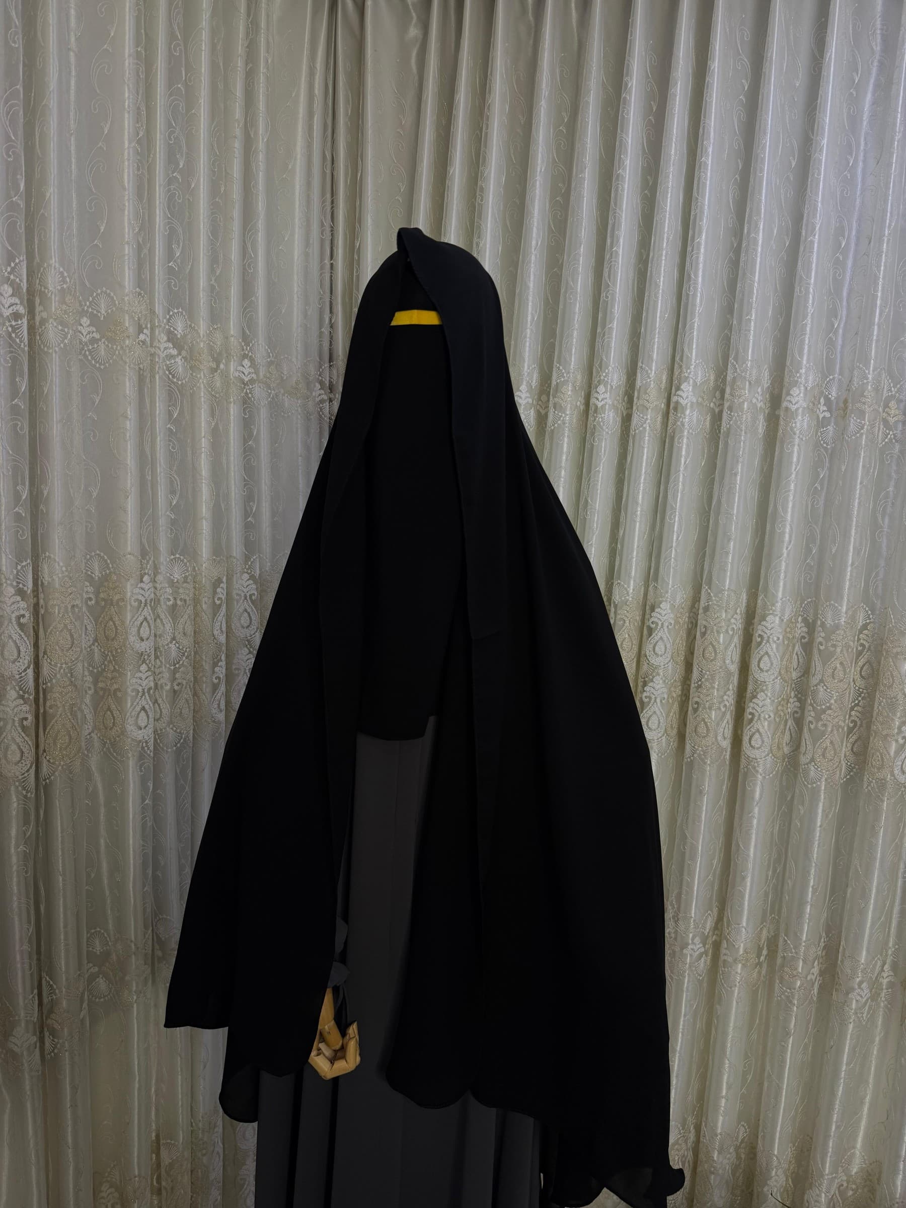 وشاح غشوة مع نقاب